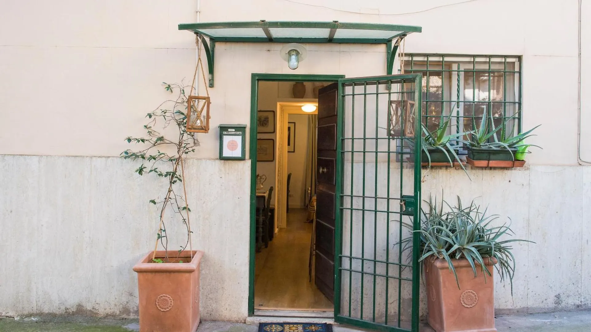 Apartment In The Center Of Rome